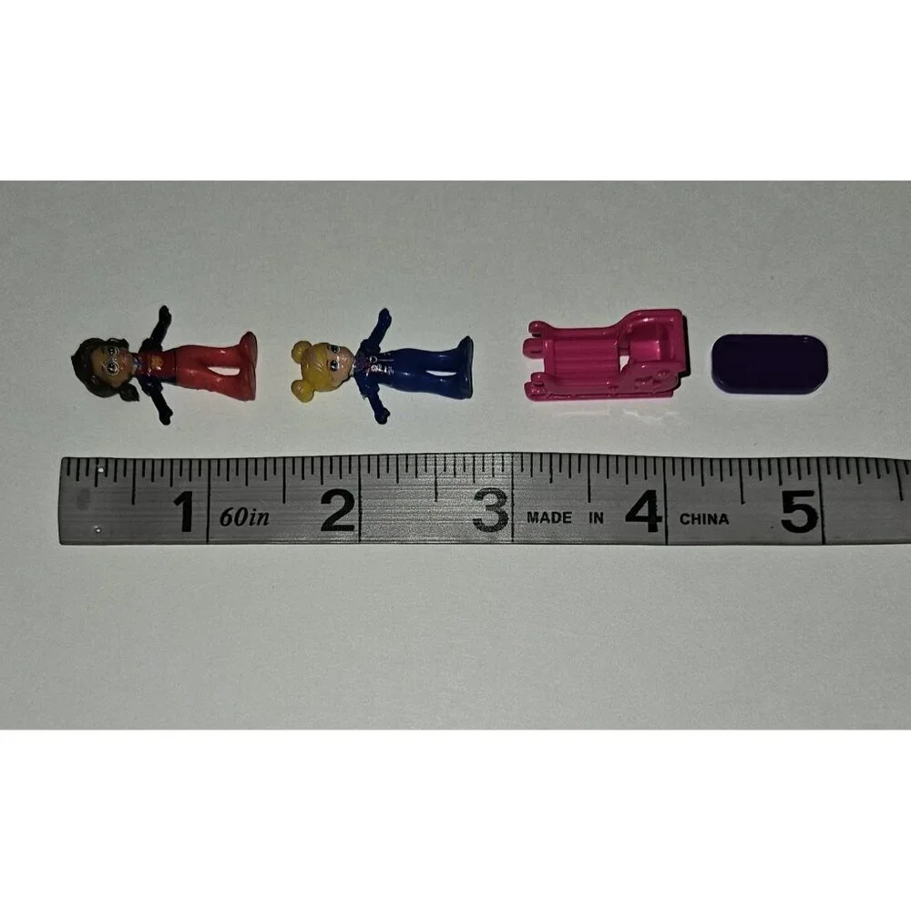 Polly Pocket Snowball Surprise Compact Cabin Dolls Sled Board Mattel 2017 READ
